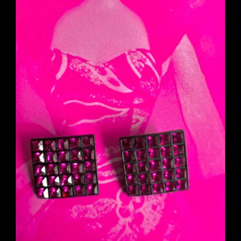 Vintage 1970s Barbie Pink or Electric Pink/ Square Clip-On Earrings - Picture 9 of 11